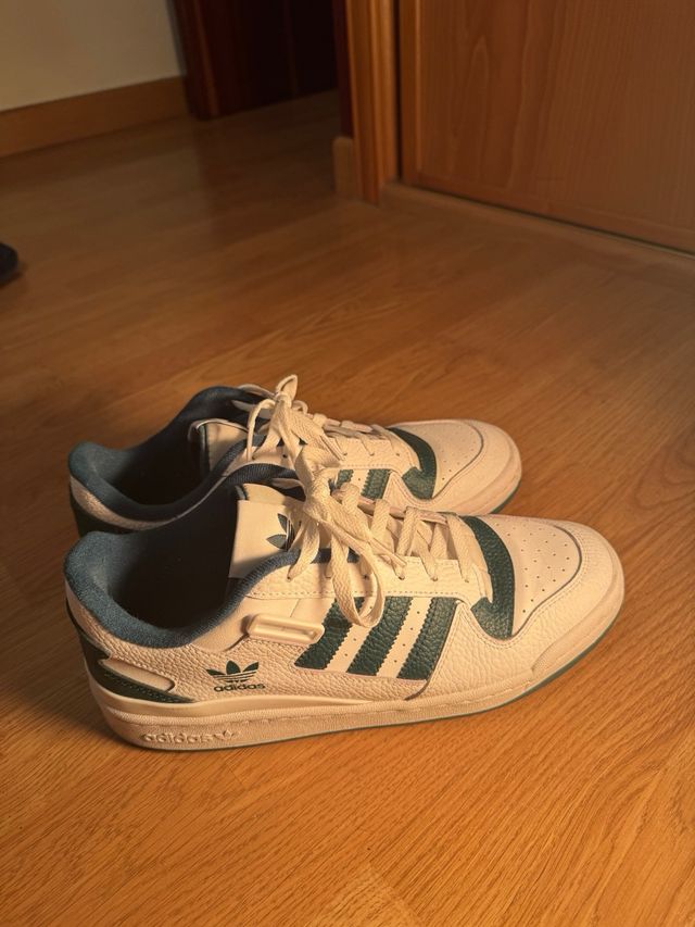 ZAPATILLAS ADIDAS 44