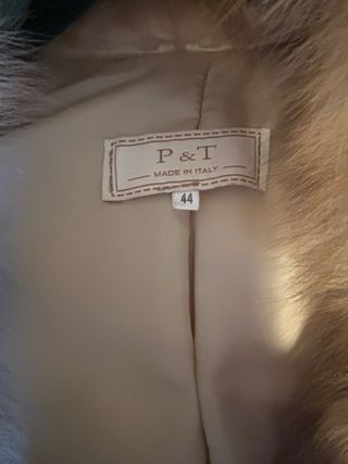 Cappotto trapuntato con collo in volpe