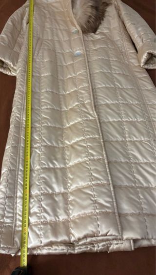 Cappotto trapuntato con collo in volpe