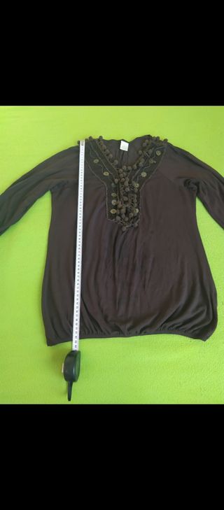 Camiseta mujer manga larga con adornos