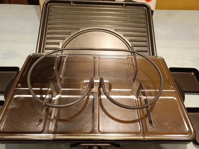 PLANCHA DE ASAR ELÉCTRICA CON 8 SARTÉNES