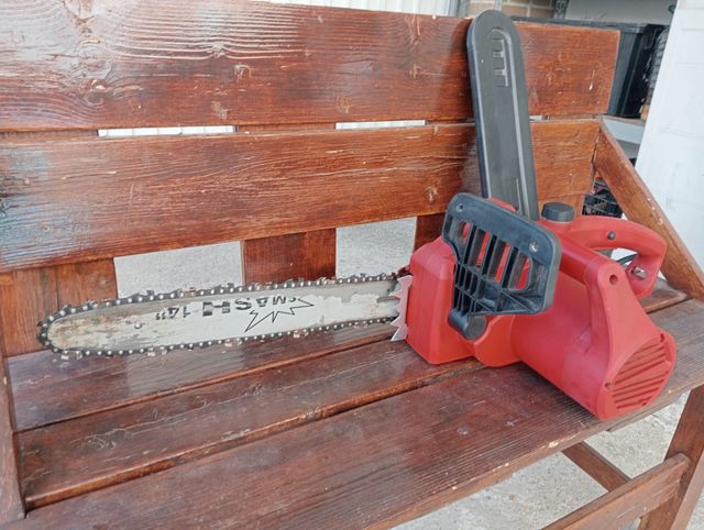 Motosierra 1.800W Eléctrica