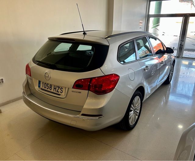 Opel Astra 2014 1.6CDTI 110cv