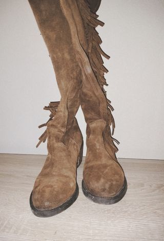 Botas altas flecos marrones