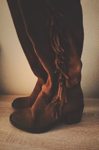 Botas altas flecos marrones