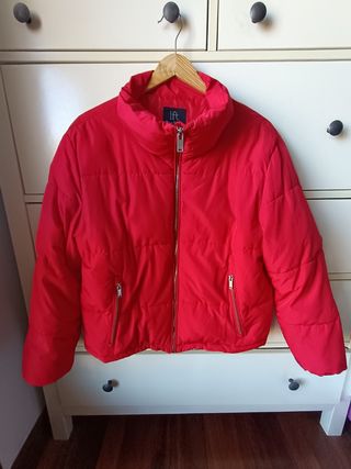 Chaqueta de plumas de Lefties.
