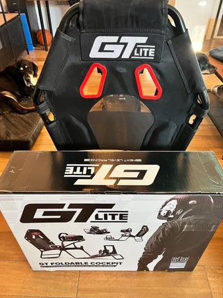 Postazione simulatore di guida Logitech