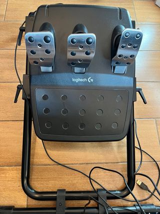 Postazione simulatore di guida Logitech