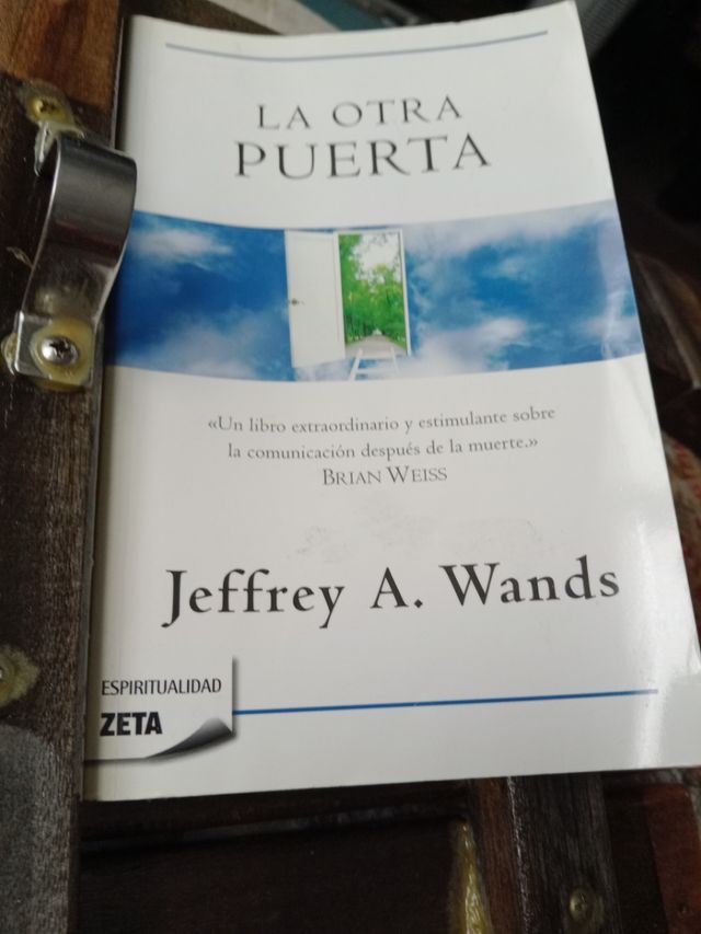 LA OTRA PUERTA (Spanish Edition)