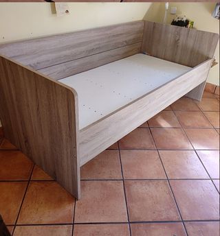 Estructura de cama de 190×90 color roble