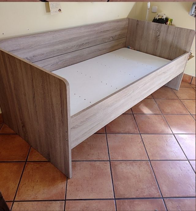 Estructura de cama de 190×90 color roble