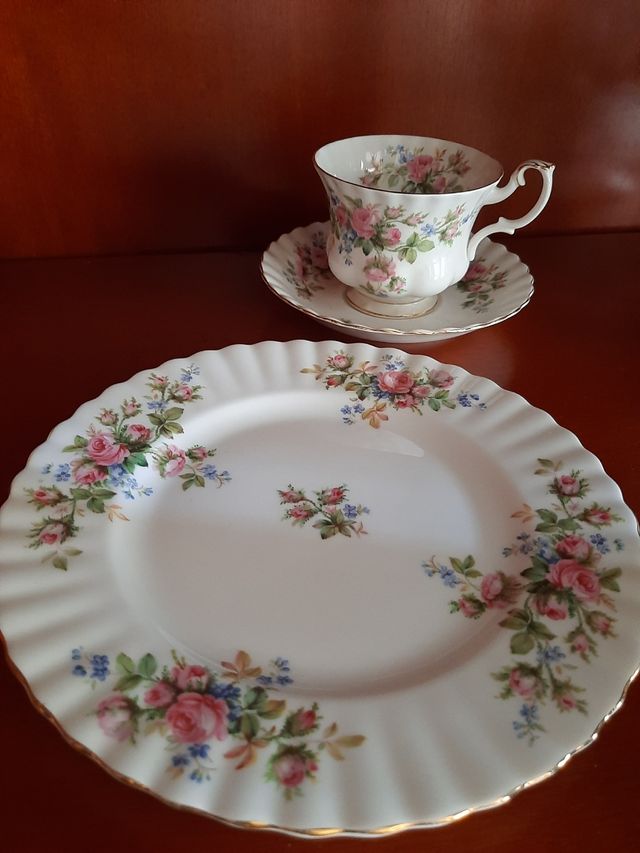 Juego de té ROYAL ALBERT MOSS ROSE