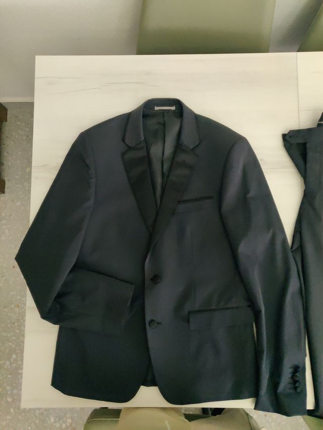 Traje tipo esmokin (hombre)