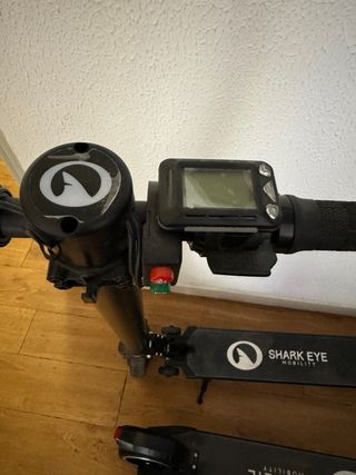 1 patinete electricos SHARK EYE (bateria mal)