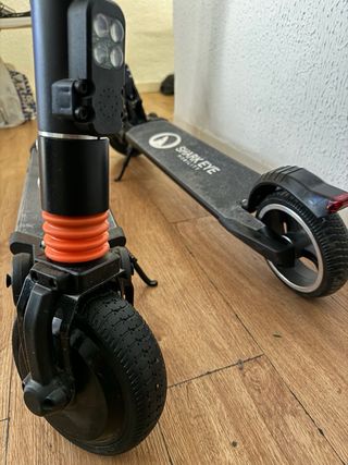 1 patinete electricos SHARK EYE (bateria mal)