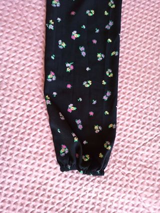 Maxi abito a fiori con spalle scoperte