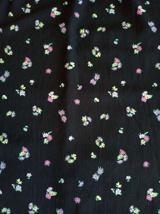 Maxi abito a fiori con spalle scoperte