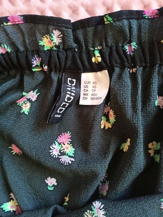 Maxi abito a fiori con spalle scoperte