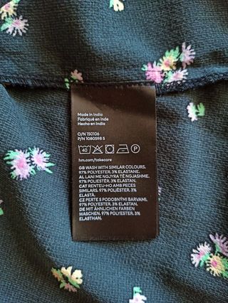 Maxi abito a fiori con spalle scoperte