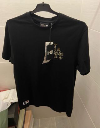 Camiseta new era (con etiqueta)