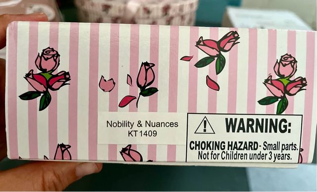 Tiny kitty collier Nobility& Nuances