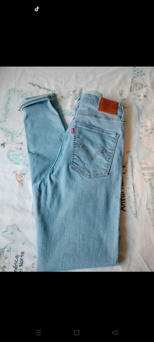 Jeans Levis mujer