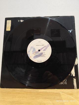 Vinilo Living In A Box - So The Story Goes