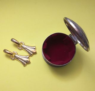 Lote joyero + pendientes cierre Omega