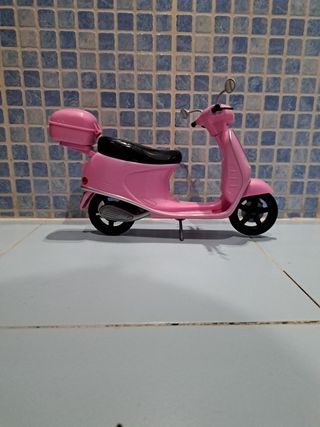Vespa moto muñeca