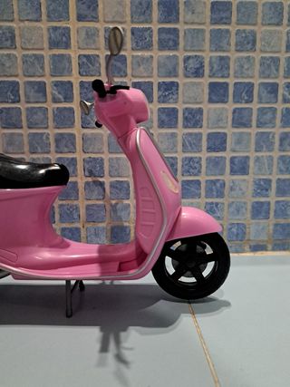 Vespa moto muñeca