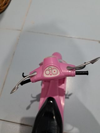 Vespa moto muñeca
