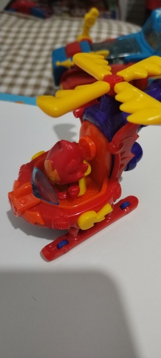 Coche y Helicoptero SUPER THINGS