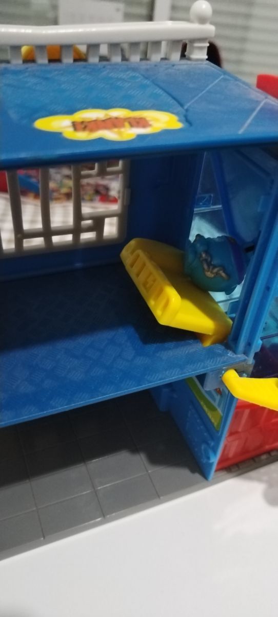 Comisaria Policía Super Things