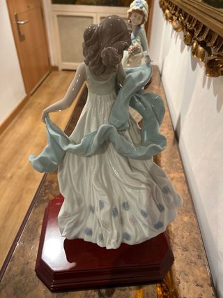 Lladro dama del ruiseñor . Caja 1