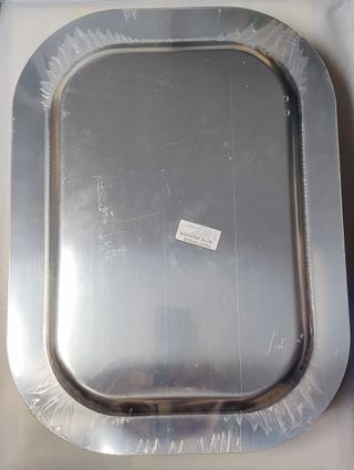 Bandeja con cubierta y molde para repostería