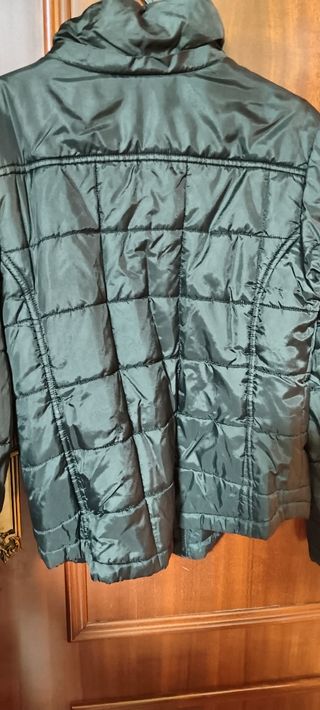 Cazadora negra L/M. ZaraTRF