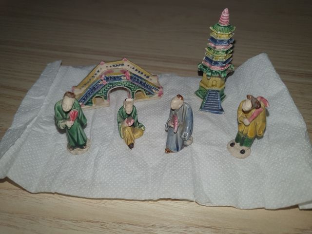 Statue piccole orientali , antiche