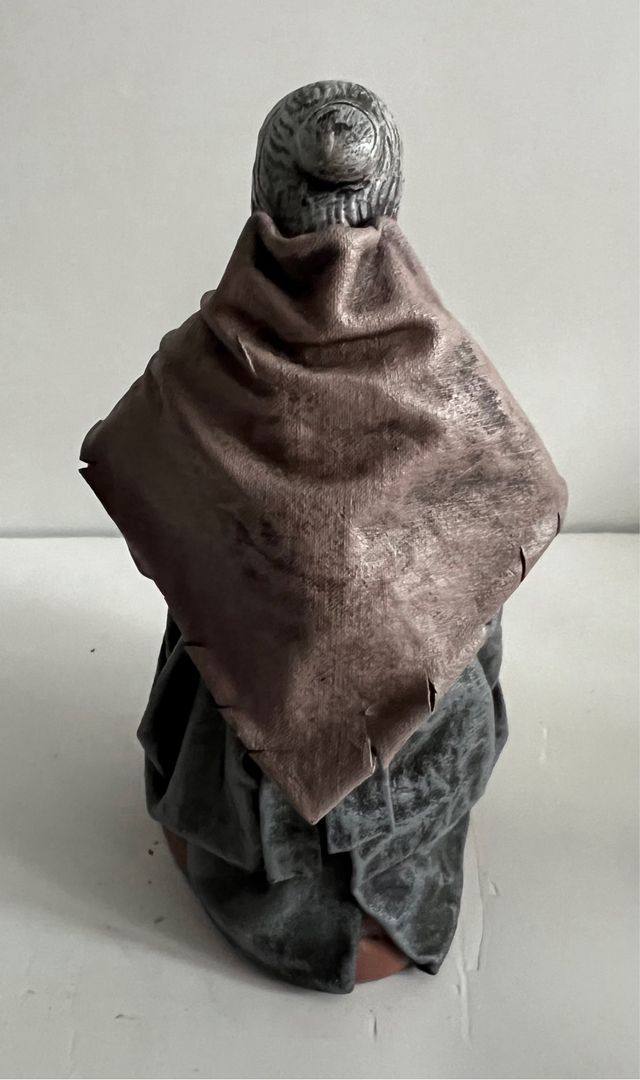 Figura belén antigua artesanía Serrano bebe