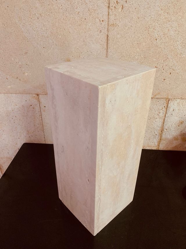 Cubo peana en piedra natural