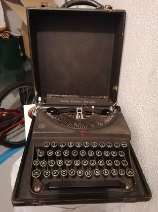 MAQUINA DE ESCRIBIR ANTIGUA