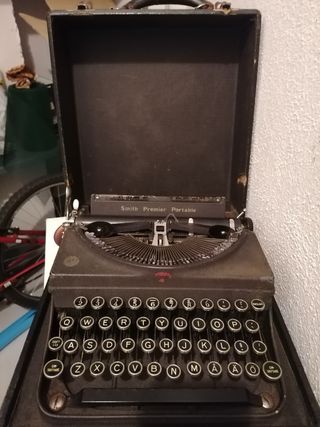 MAQUINA DE ESCRIBIR ANTIGUA