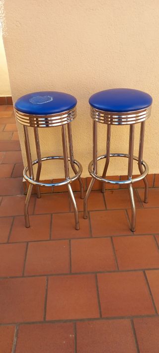 Dos taburetes bintas