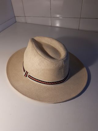 Sombrero elegante para el sol