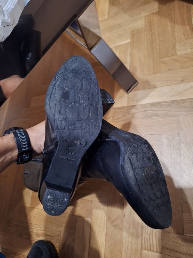 Stivali alti da donna in pelle nera Wonders