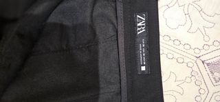 Traje negro ZARA temporada año 24