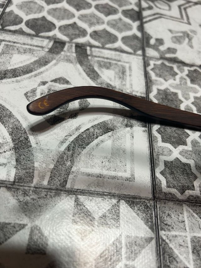 Occhiali da sole Raw Wood “in legno”.