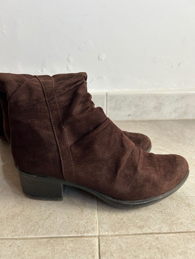 Stivali scamosciati marrone 