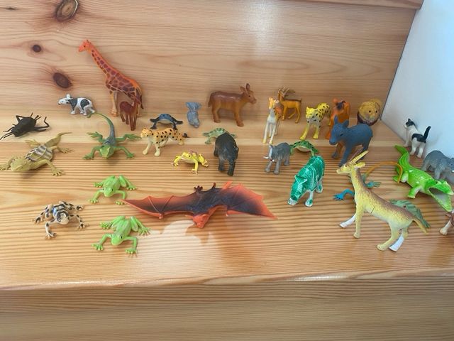Lote de animales de juguete