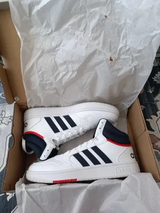 Botines Adidas Hoops 3.0 MID Originales (Nuevas)