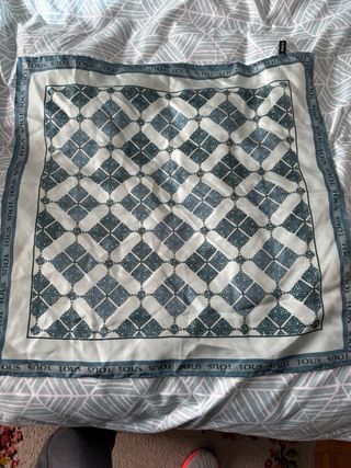 PAÑUELO DE MUJER TOUS